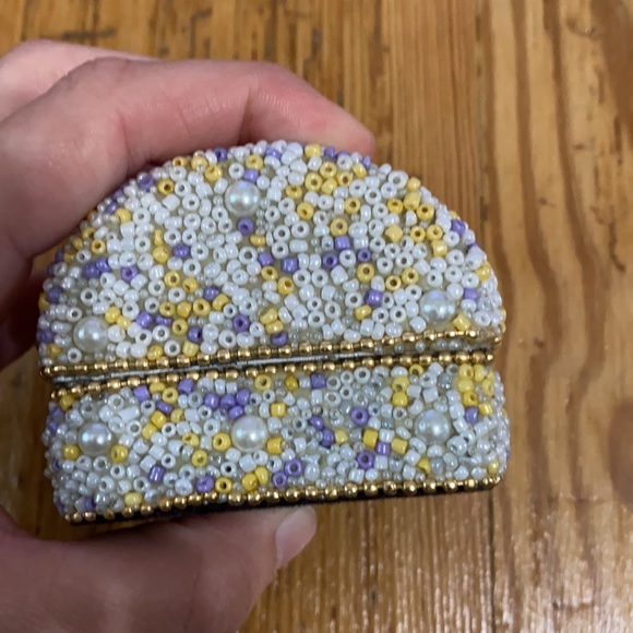 Beaded small Jewelry box - Picture 6 of 10